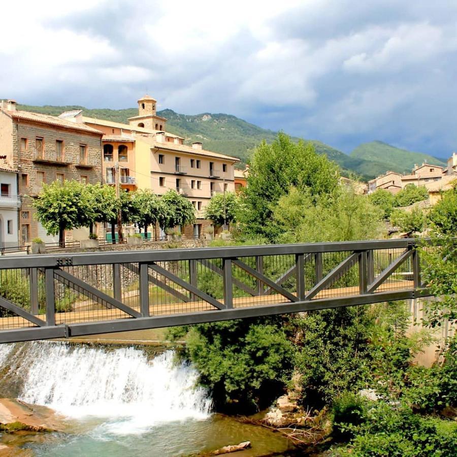 Hostal Fonda Cerdanya La Pobla de Lillet Dış mekan fotoğraf
