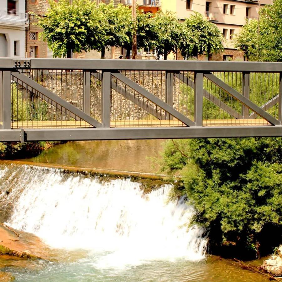 Hostal Fonda Cerdanya La Pobla de Lillet Dış mekan fotoğraf