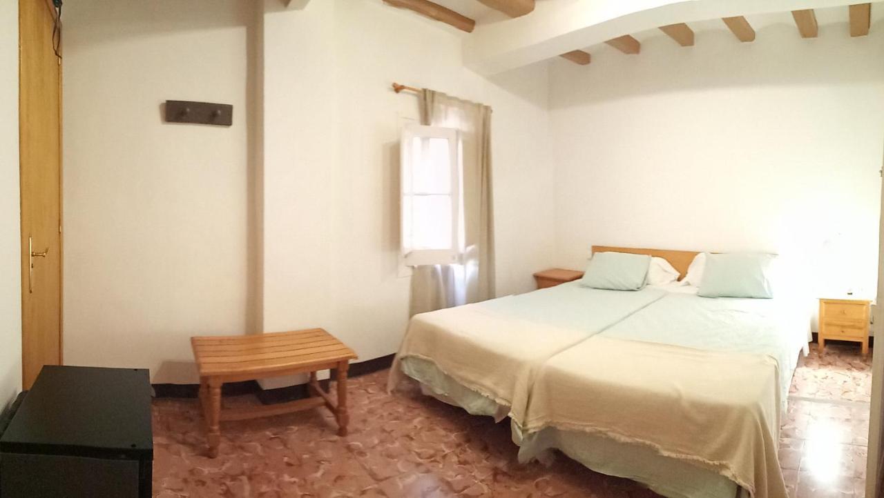 Hostal Fonda Cerdanya La Pobla de Lillet Dış mekan fotoğraf